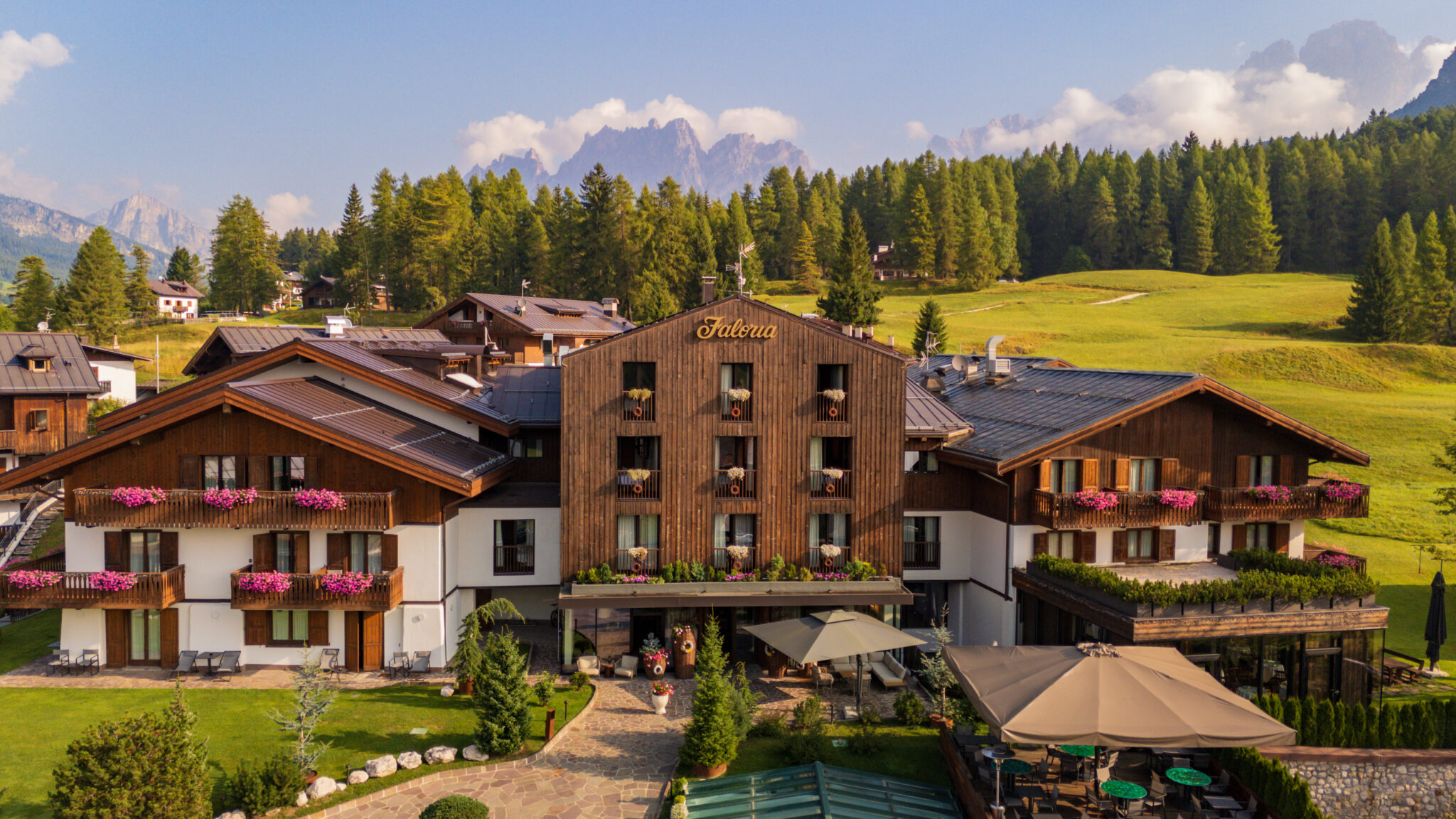 Exterior & Aerial — Faloria Mountain Spa Resort Cortina d'Ampezzo