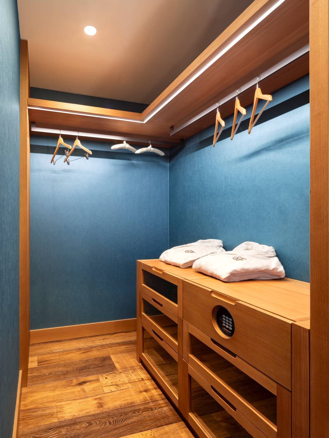 Penthouse Suite — image 11