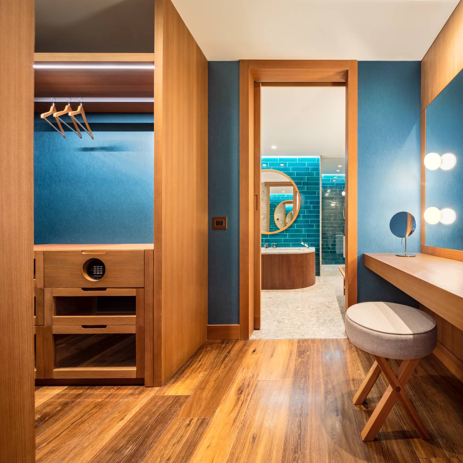 Penthouse Suite — image 7