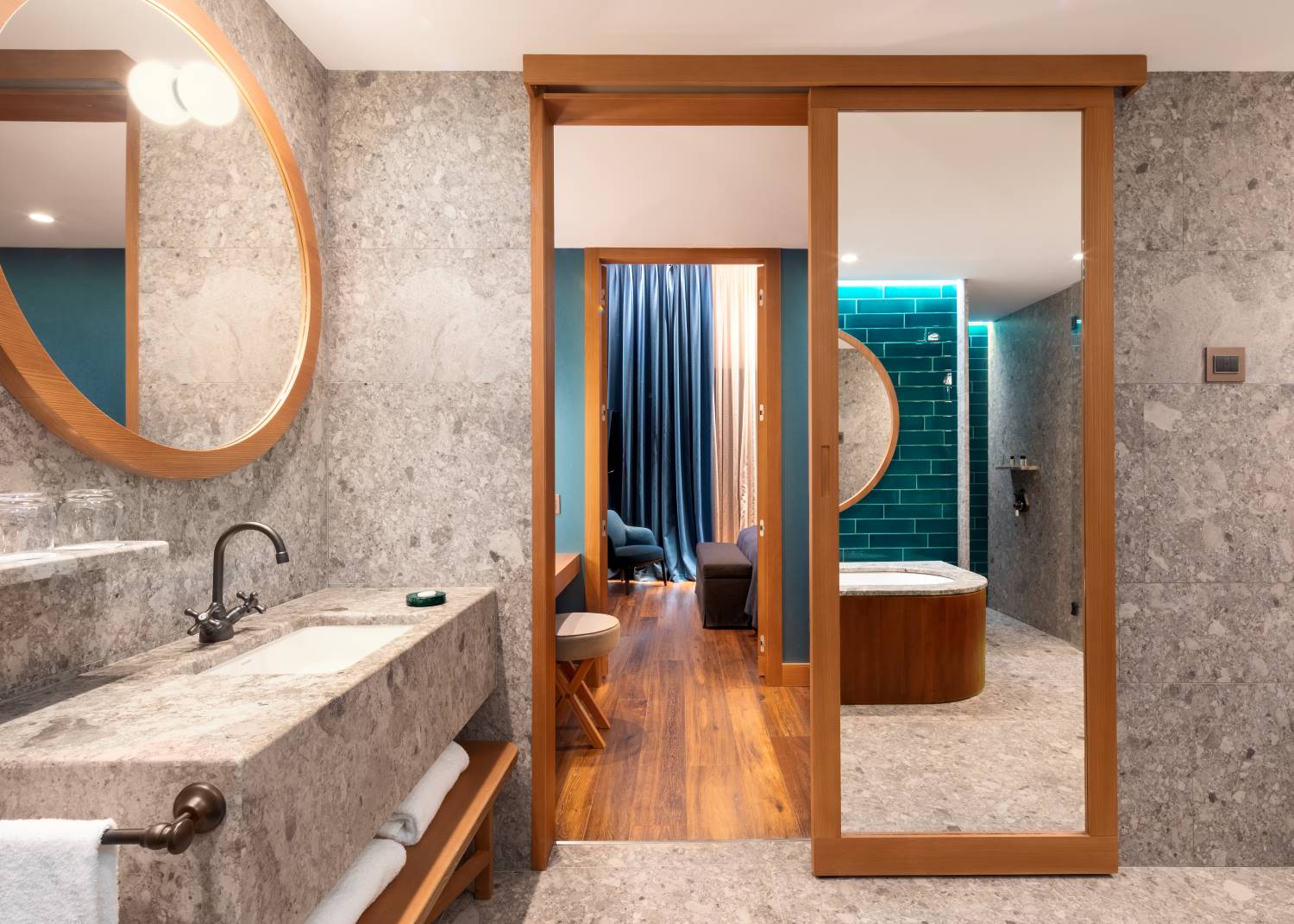Penthouse Suite — image 8