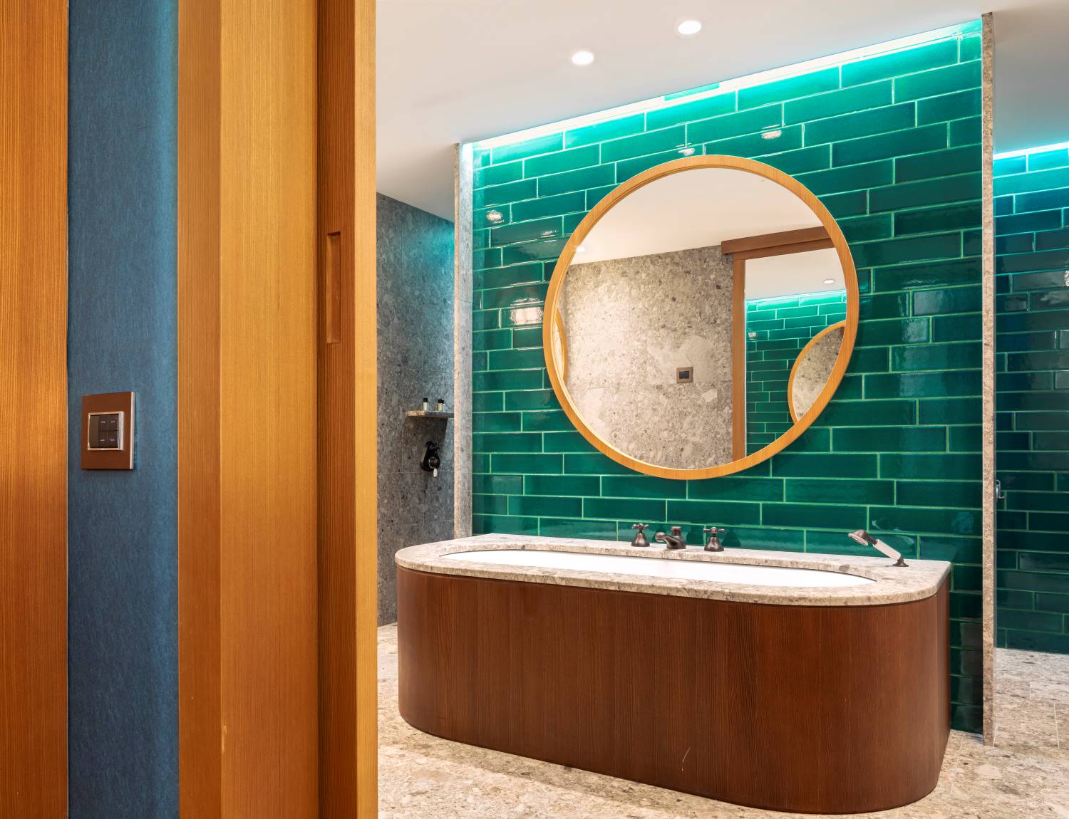 Penthouse Suite — image 9